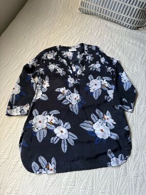 ONE SEASON AUSTRALIA Navy Floral V-Neck Tunic